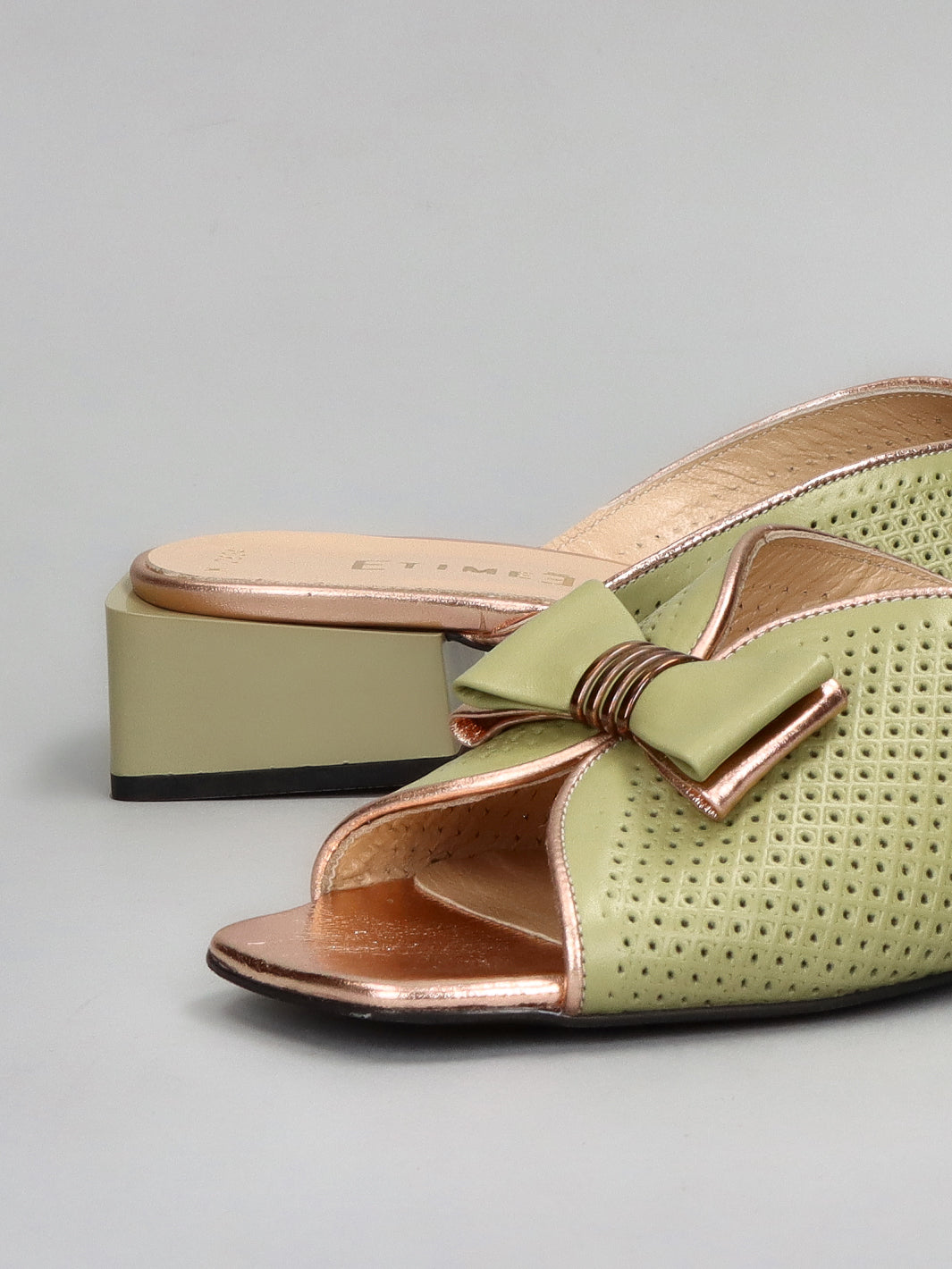 LEATHER SLIPPERS - GREEN
