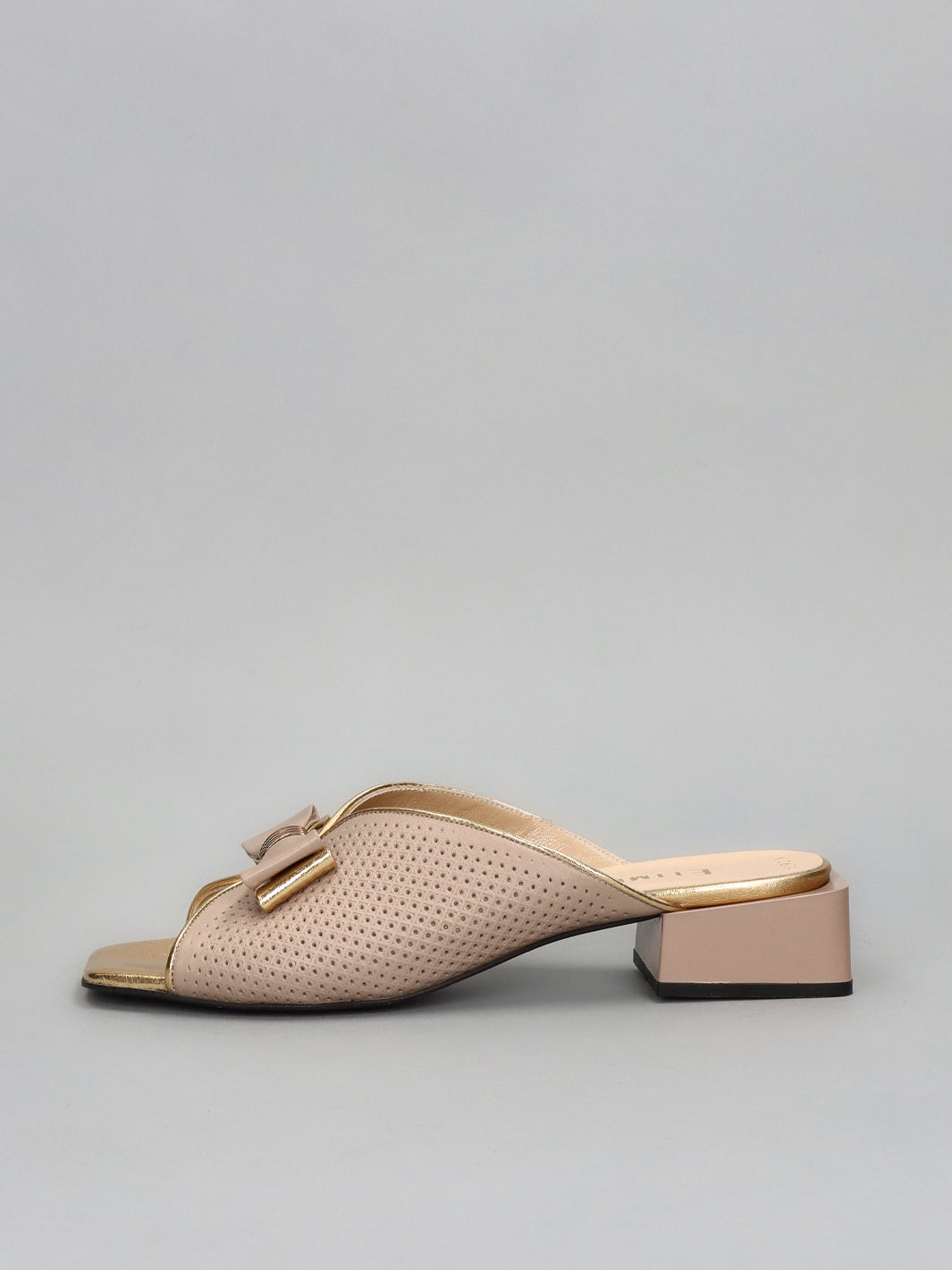 LEATHER SLIPPERS - BEIGE/GOLD