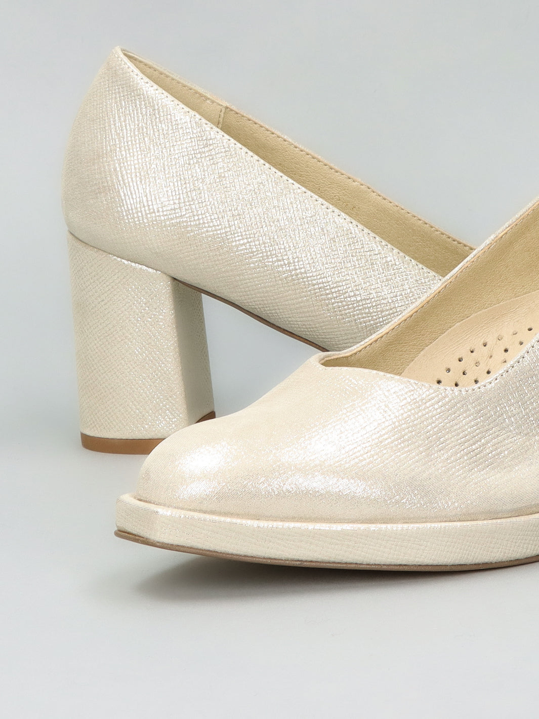 NUBUCK PUMPS - GOLD