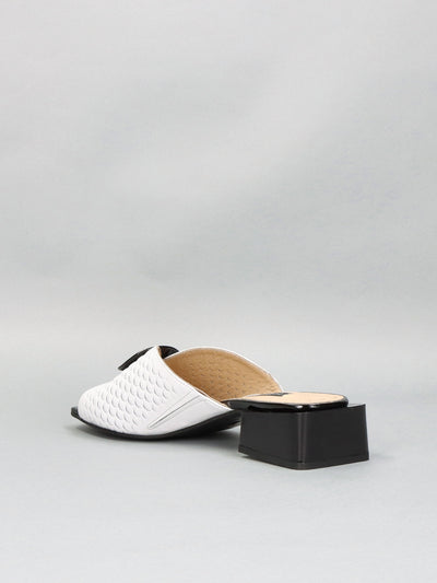 LEATHER SLIPPERS - WHITE