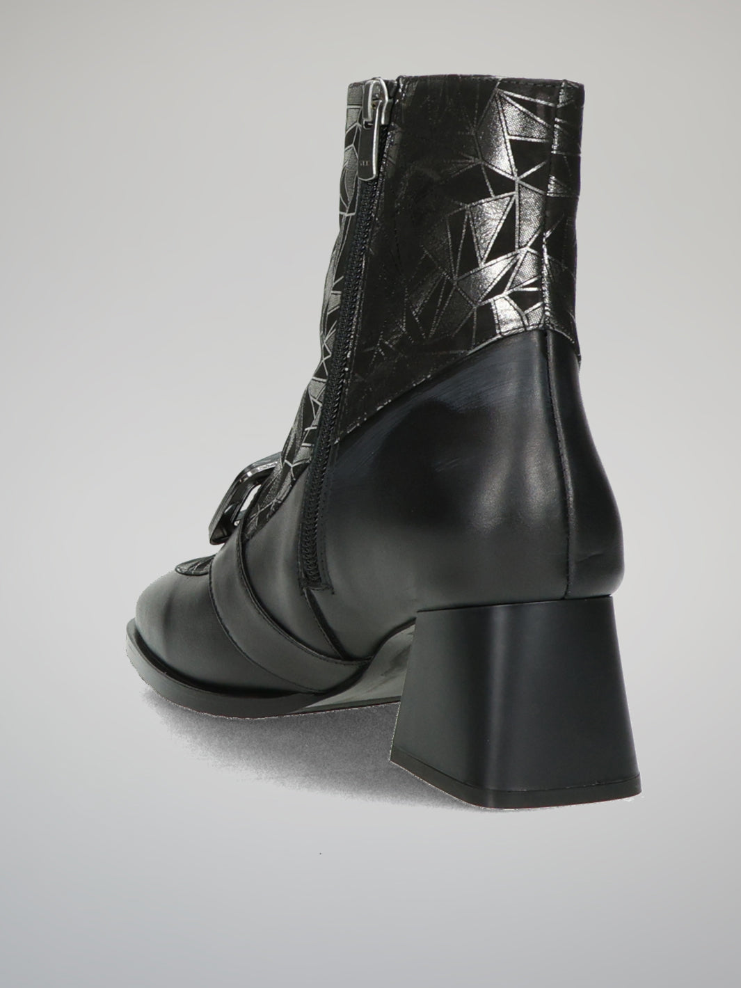 ANKLE BOOTS - BLACK