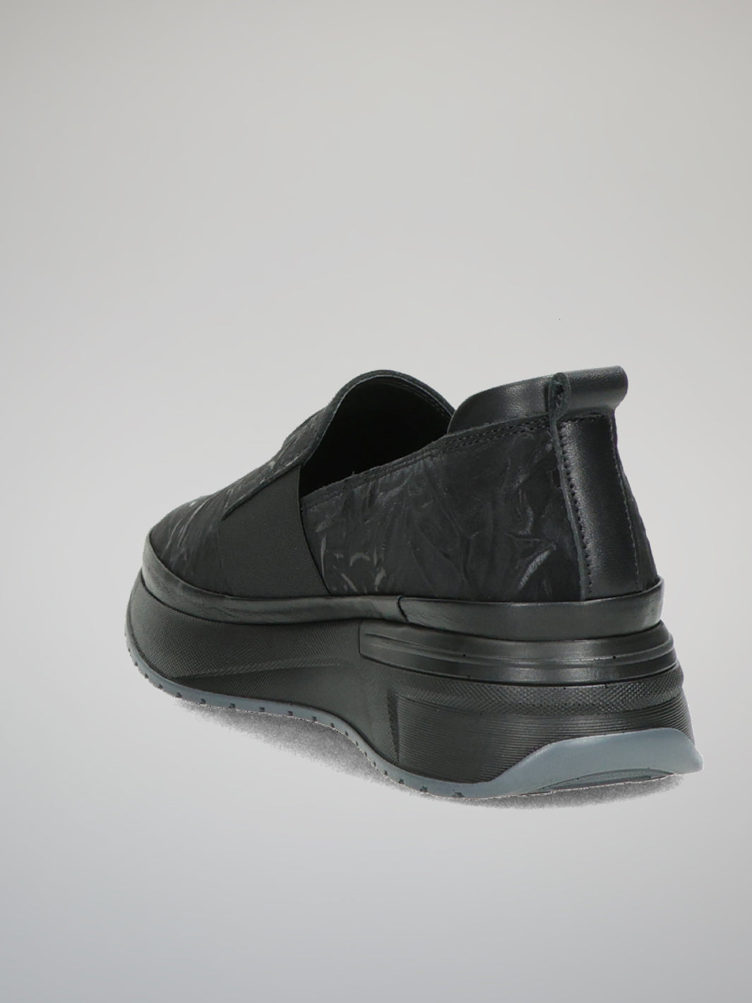 LEATHER LOW SHOES - BLACK