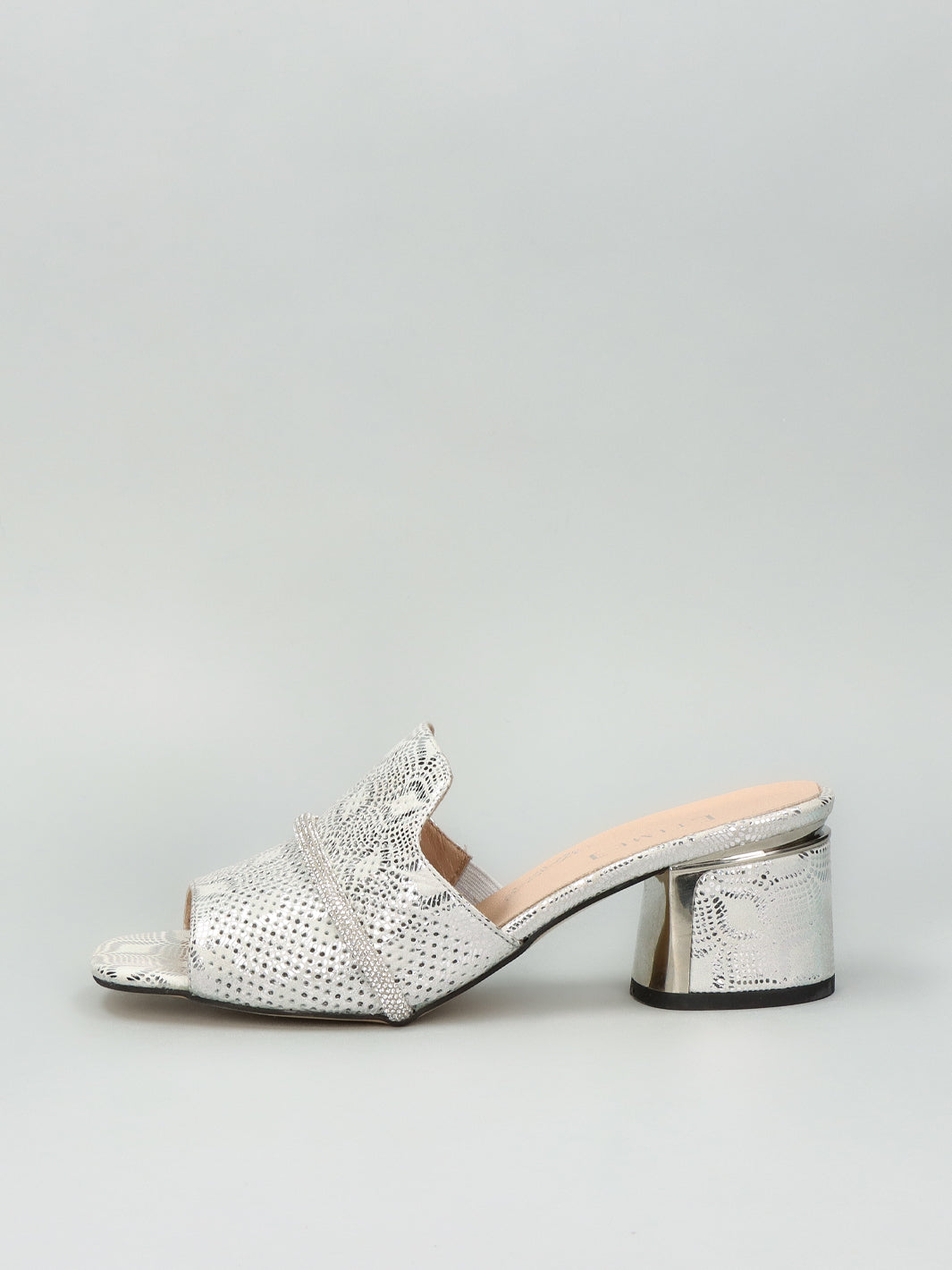 LEATHER SLIPPERS - SILVER