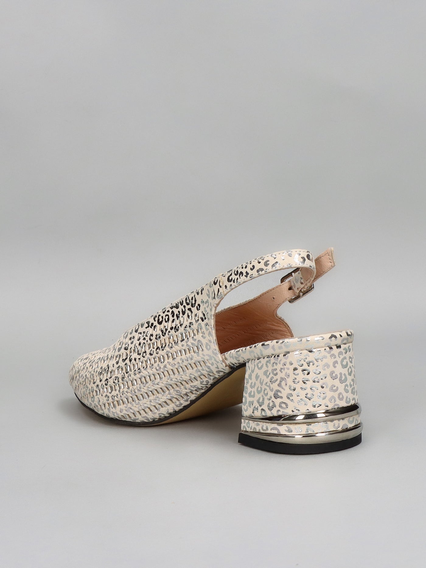 LEATHER PUMPS WITH OPEN HEEL - BEIGE/SILVER