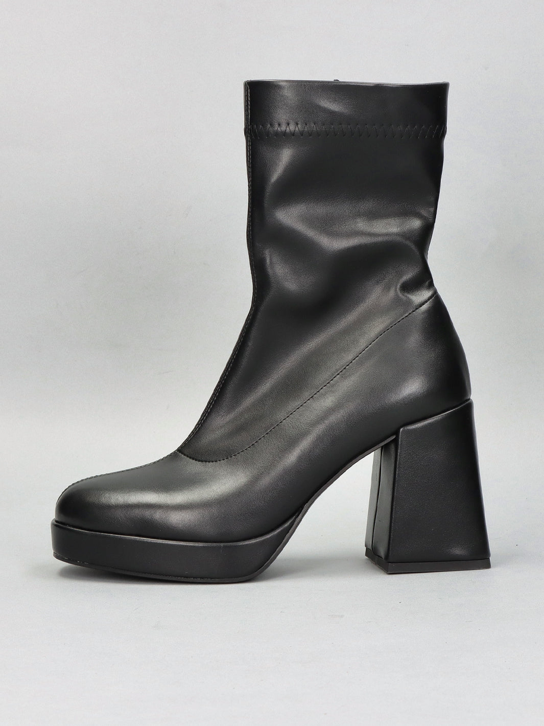 LEATHER BOOTS - BLACK