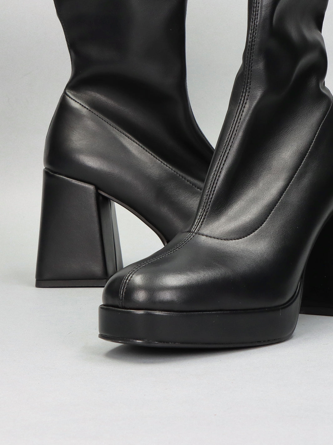 LEATHER BOOTS - BLACK