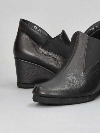 LEATHER LOW SHOES - BLACK