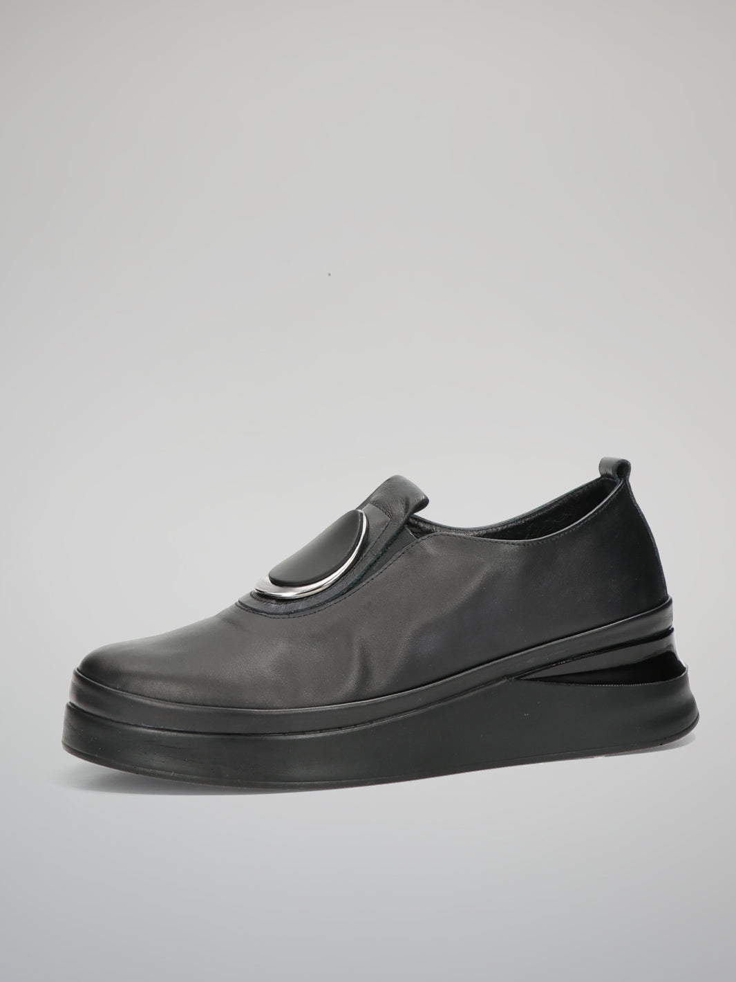 LEATHER LOW SHOES - BLACK