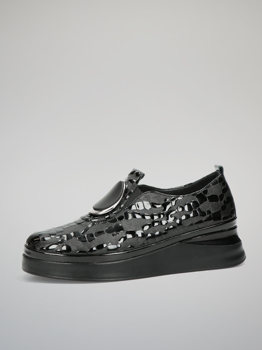 LEATHER LOW SHOES - BLACK