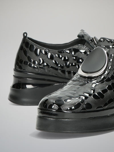 LEATHER LOW SHOES - BLACK