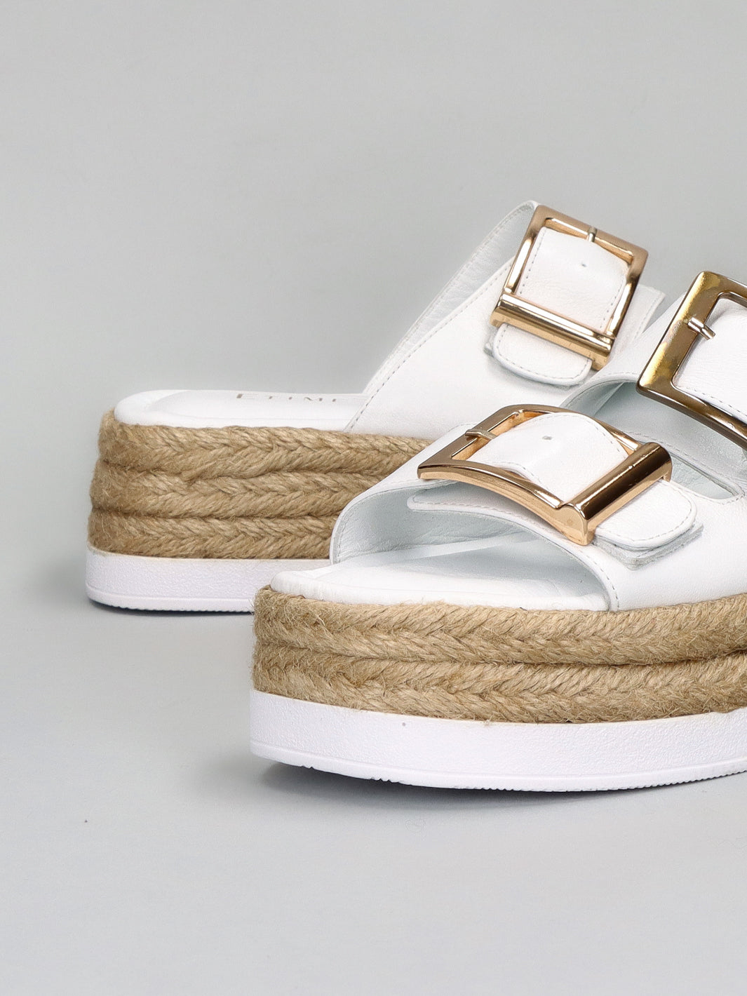 LEATHER SLIPPERS - WHITE