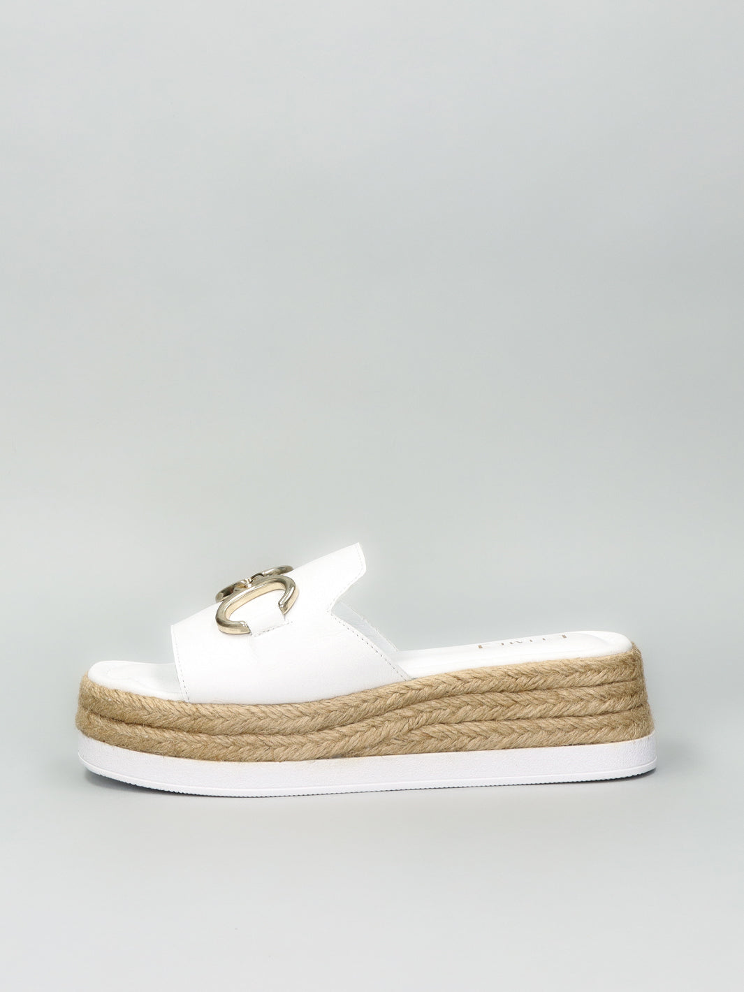 LEATHER SLIPPERS - WHITE