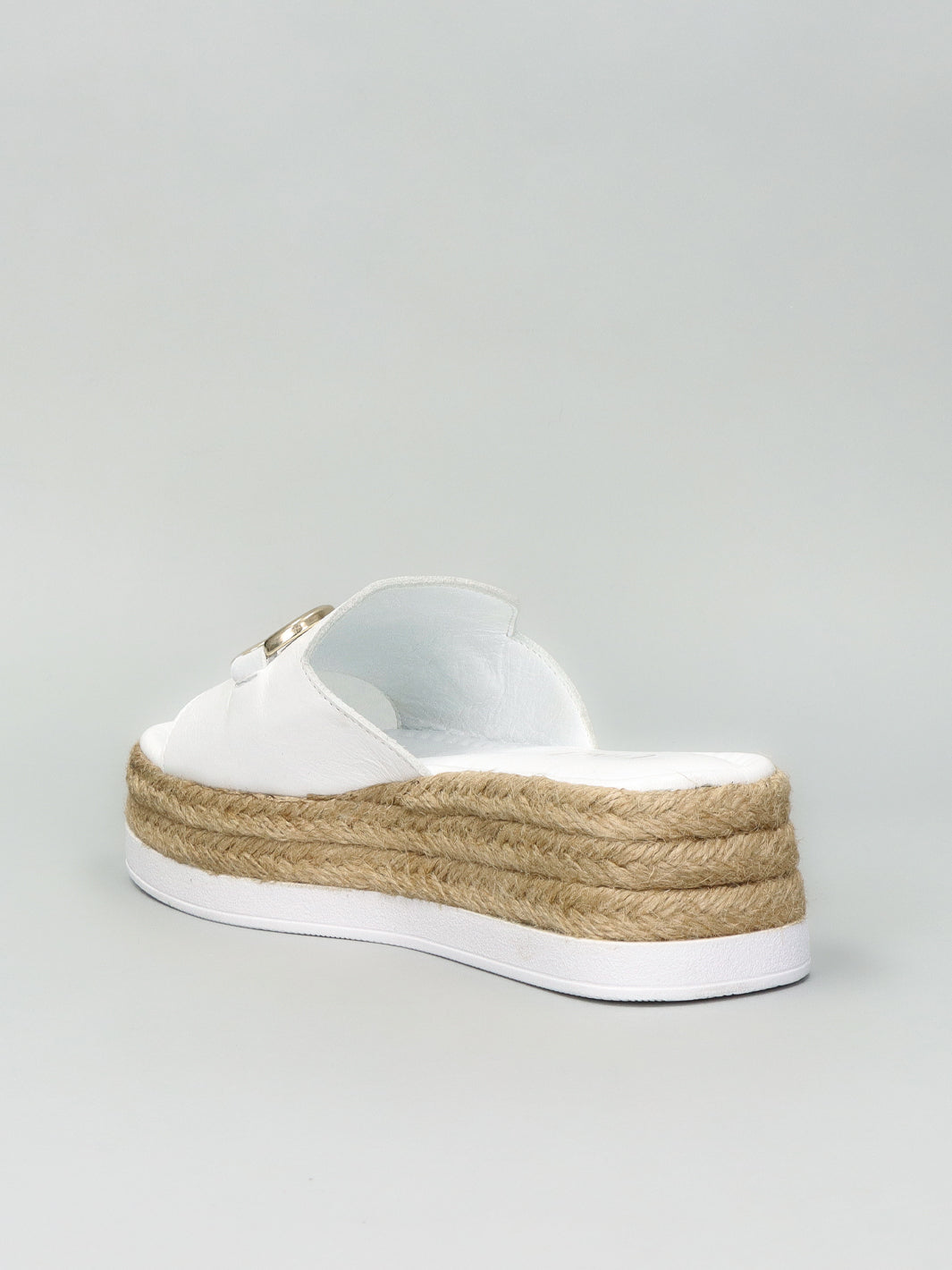 LEATHER SLIPPERS - WHITE