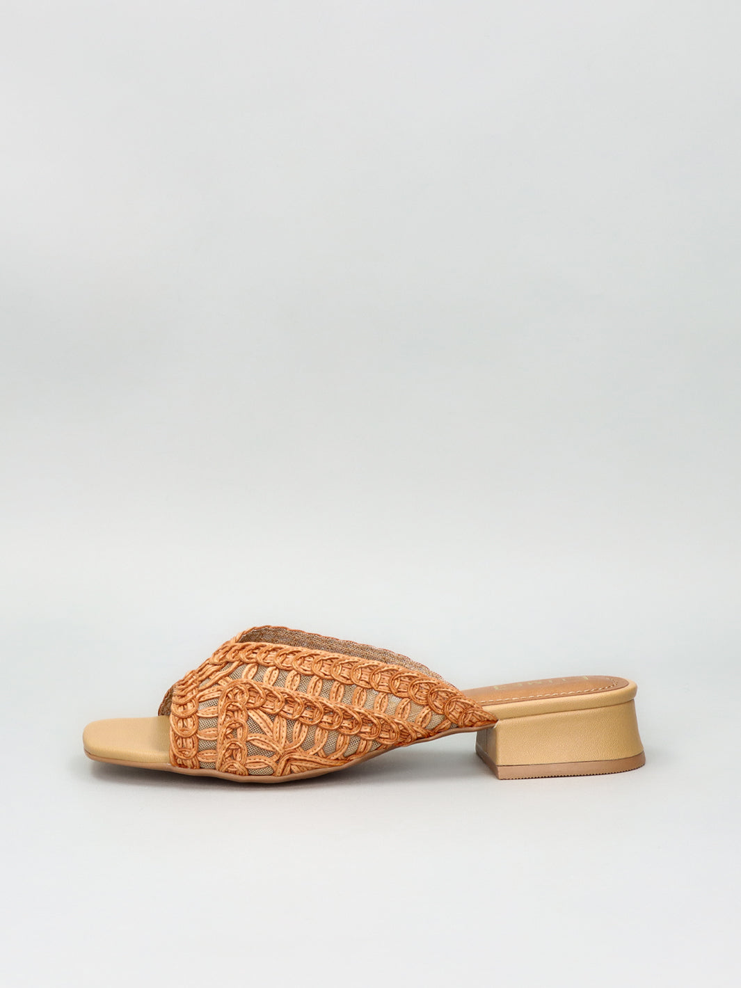 STYLISH SLIPPERS - BROWN