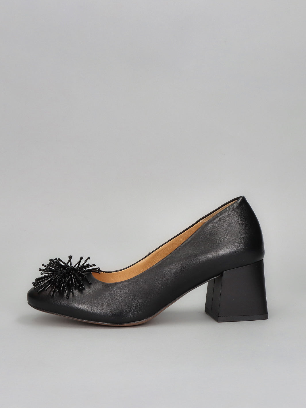 LEATHER PUMPS - BLACK