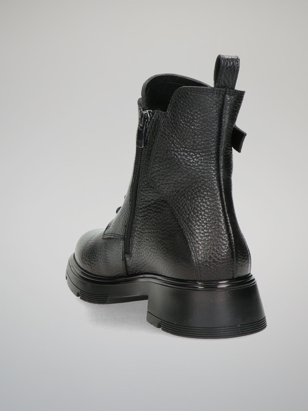 LEATHER ANKLE BOOTS - BLACK