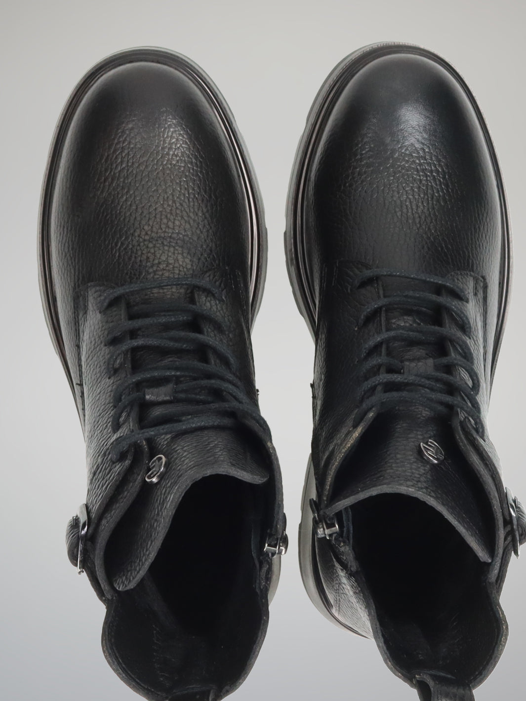 LEATHER ANKLE BOOTS - BLACK