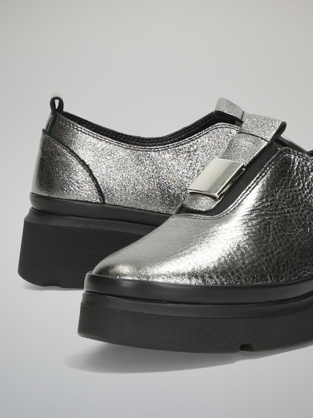 LEATHER LOW SHOES - METALLIC