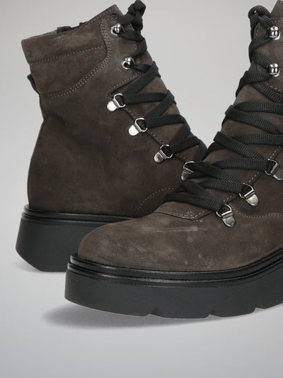 SUEDE ANKLE BOOTS - BROWN