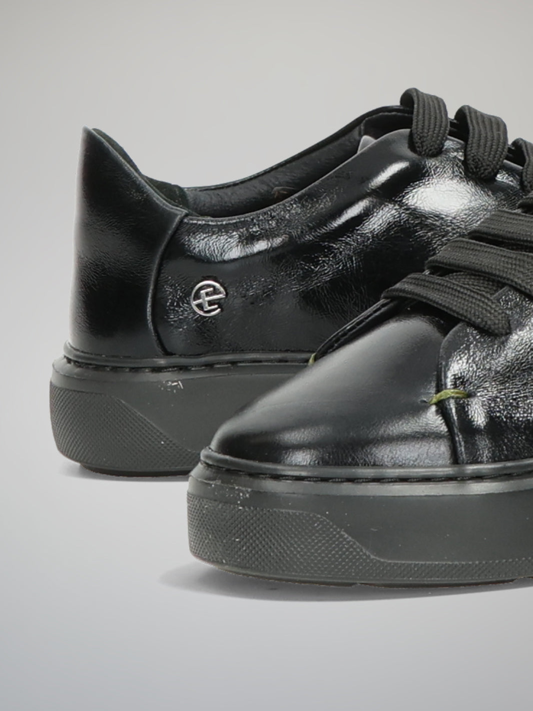 LEATHER TRAINERS - BLACK