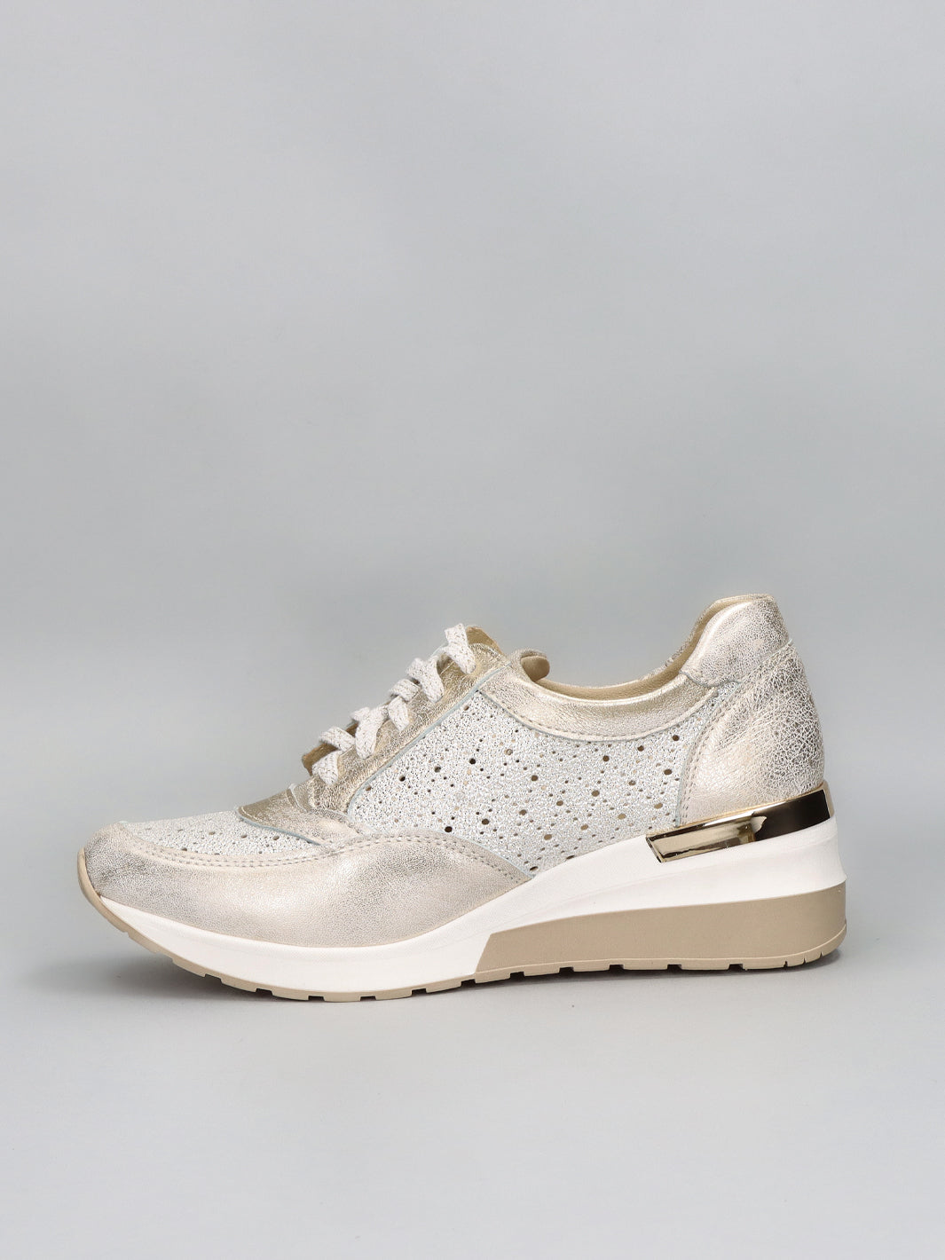 LEATHER SNEAKER - GOLD