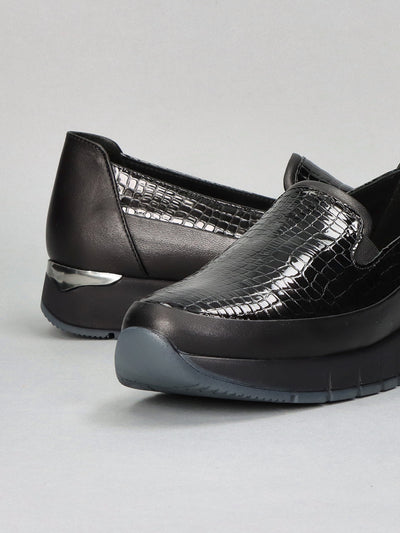 LEATHER LOW SHOES - BLACK