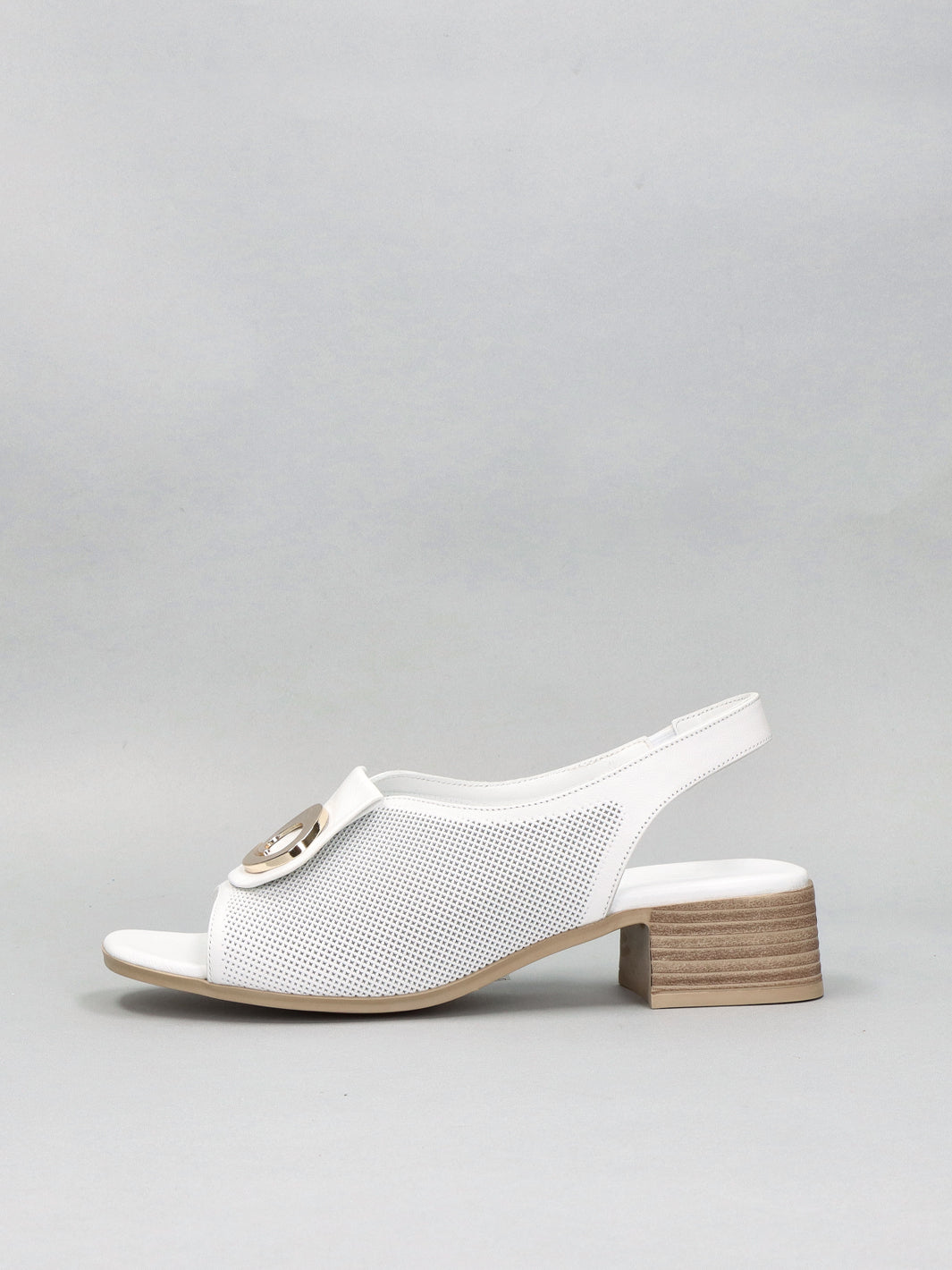 LEATHER SANDALS - WHITE