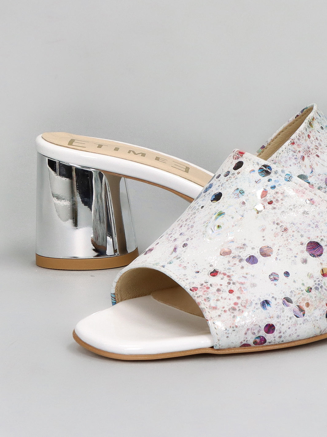 LEATHER SLIPPERS - WHITE