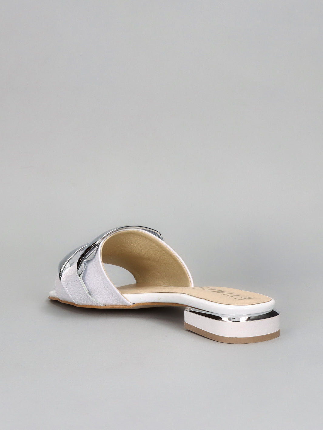 LEATHER SLIPPERS - WHITE