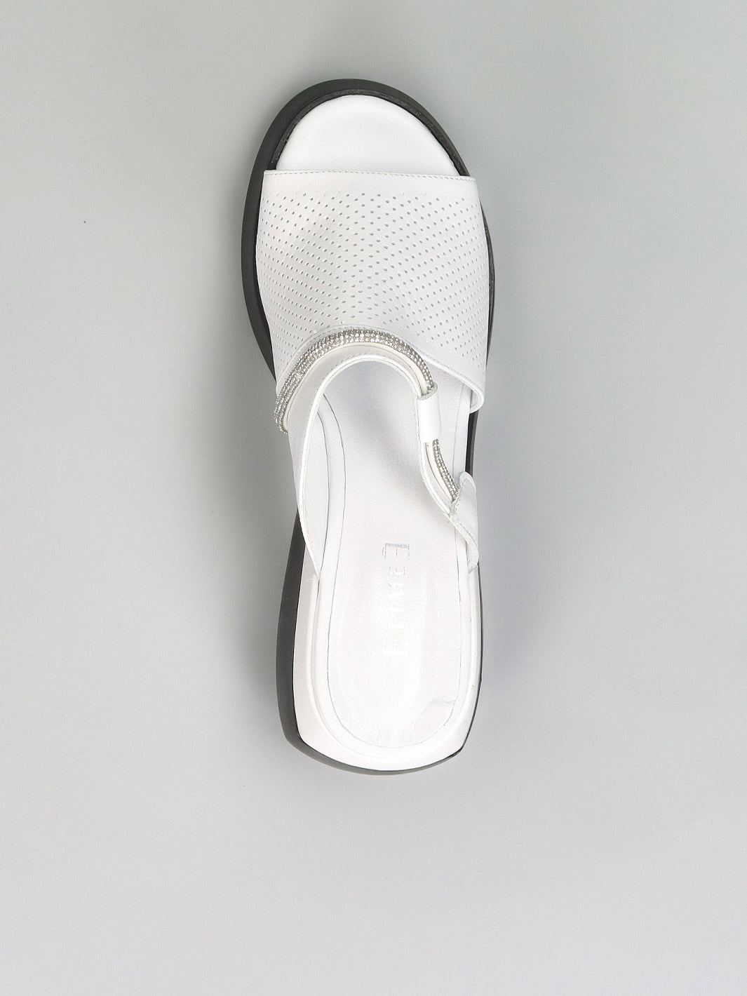 LEATHER SLIPPERS - WHITE