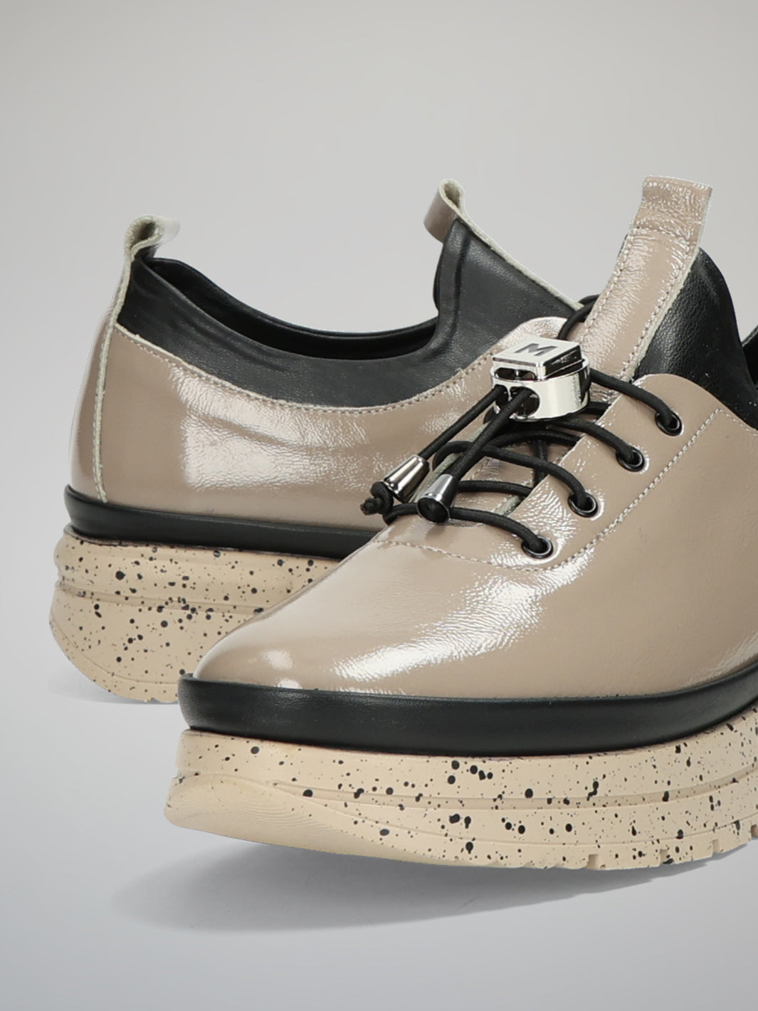 LEATHER LOW SHOES - BEIGE