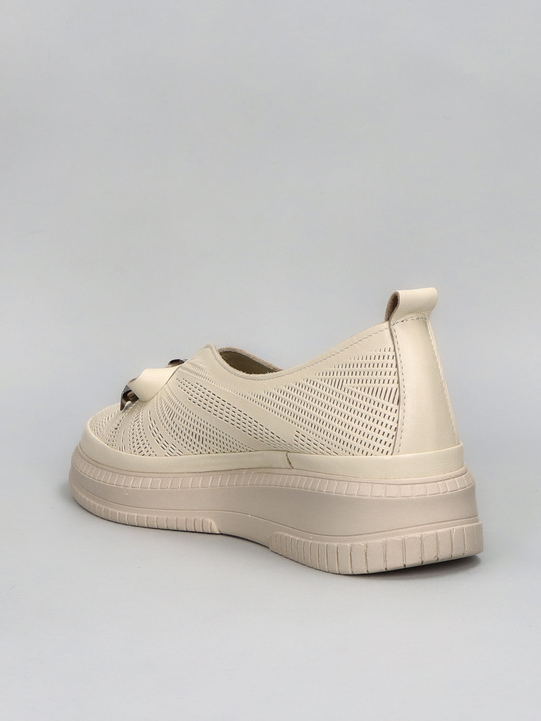 LEATHER LOW SHOES - BEIGE