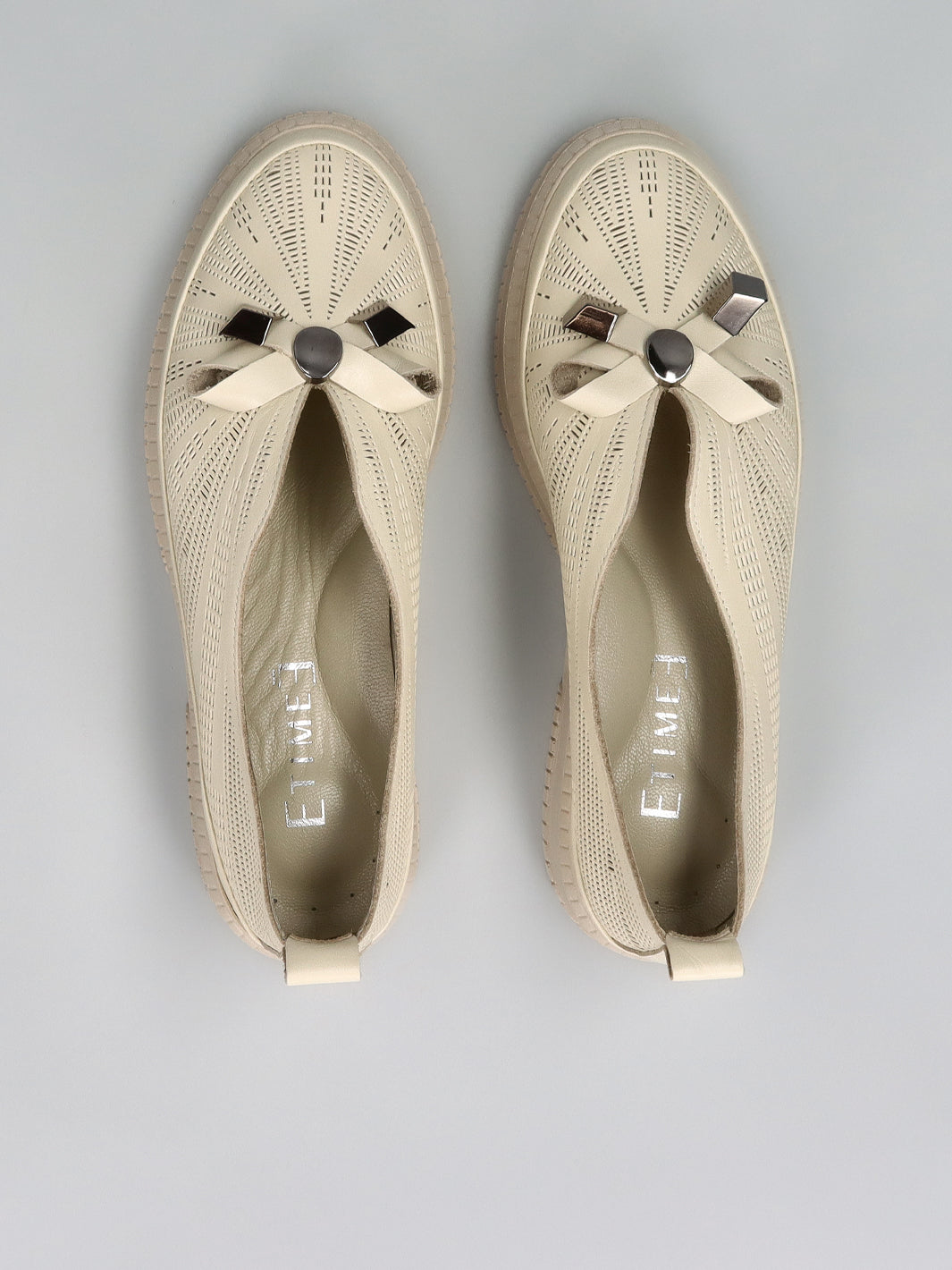 LEATHER LOW SHOES - BEIGE