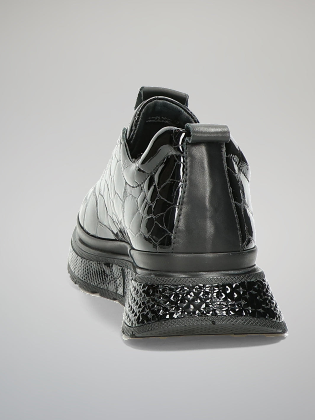 LEATHER SNEAKERS - BLACK