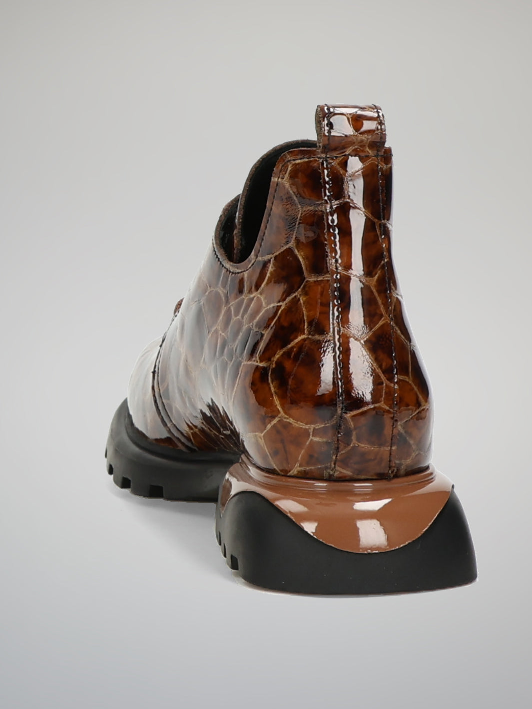 LEATHER SHOES - BROWN