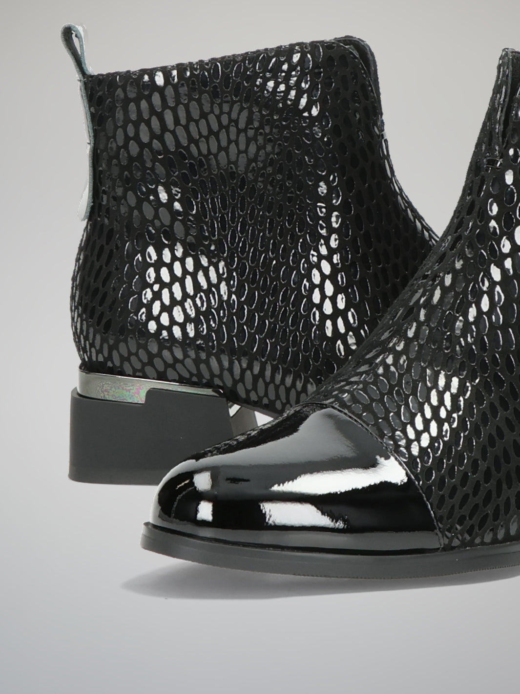 ELEGANT ANKLE BOOTS - BLACK