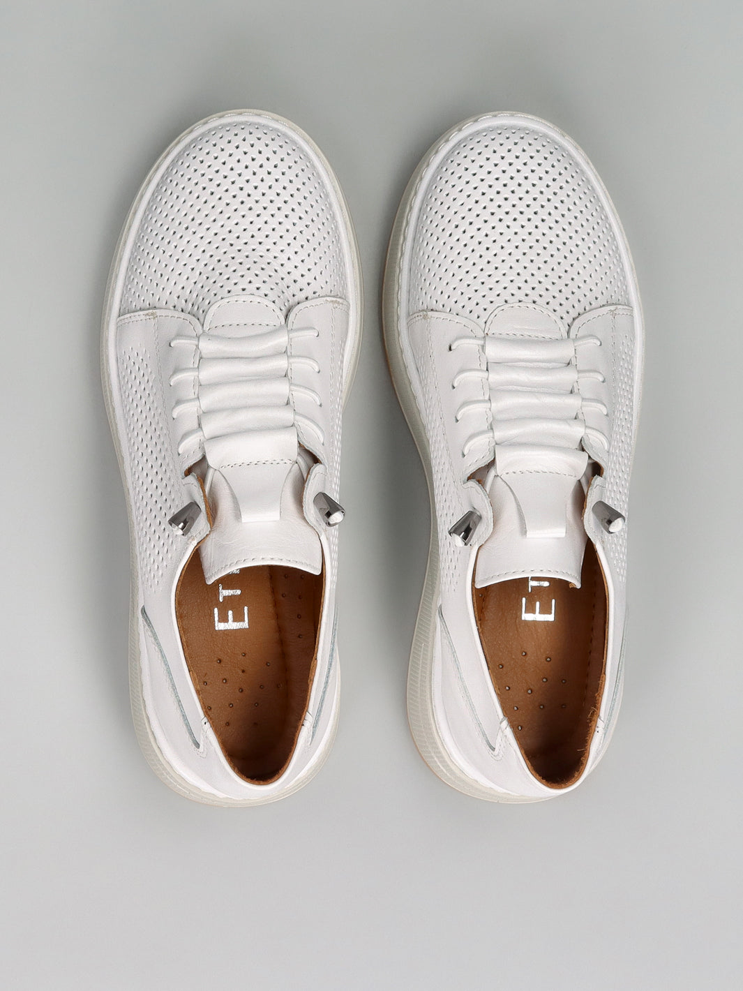 LEATHER SNEAKER - WHITE
