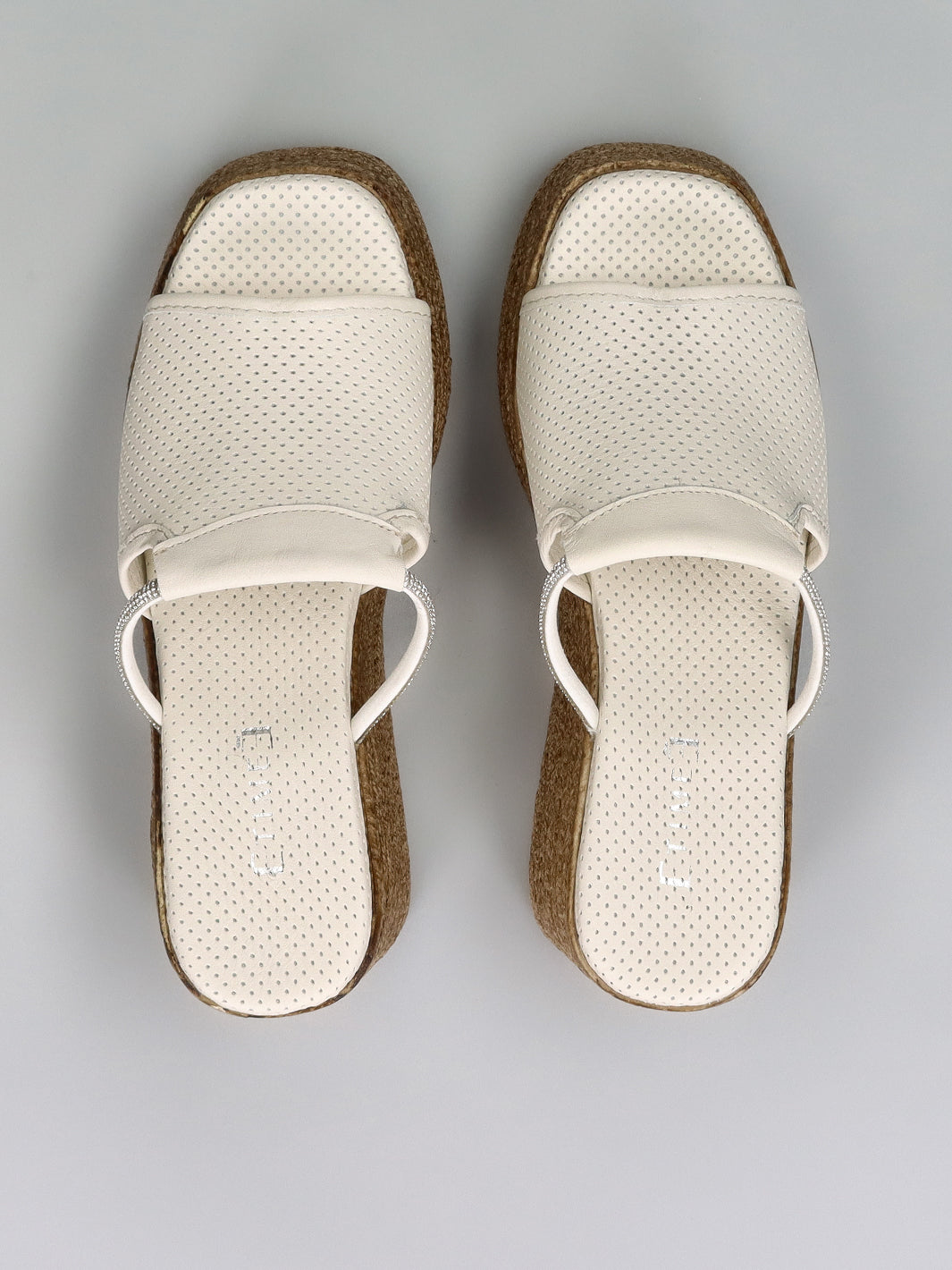 LEATHER SLIPPERS - WHITE