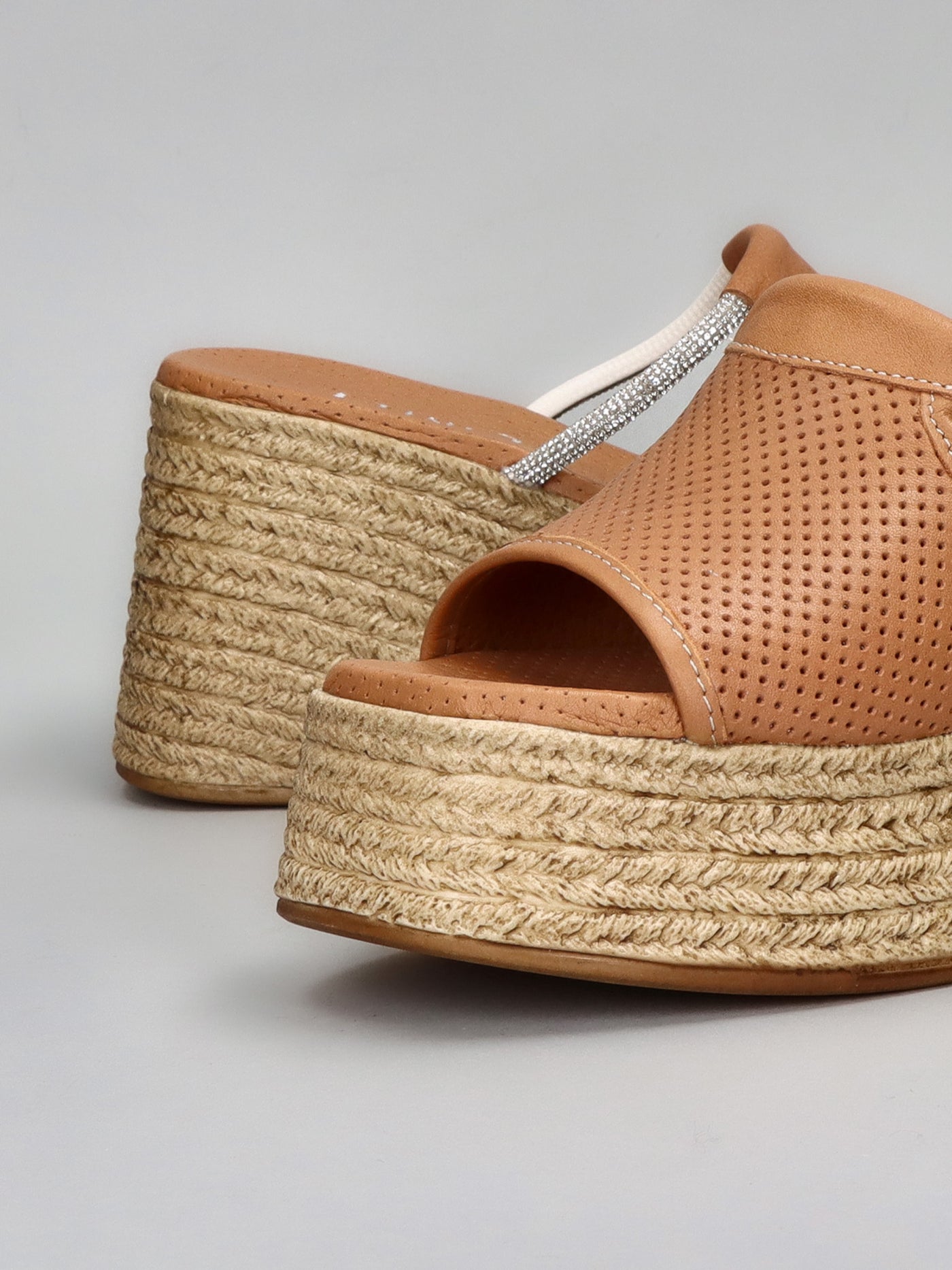 LEATHER SLIPPERS - BROWN