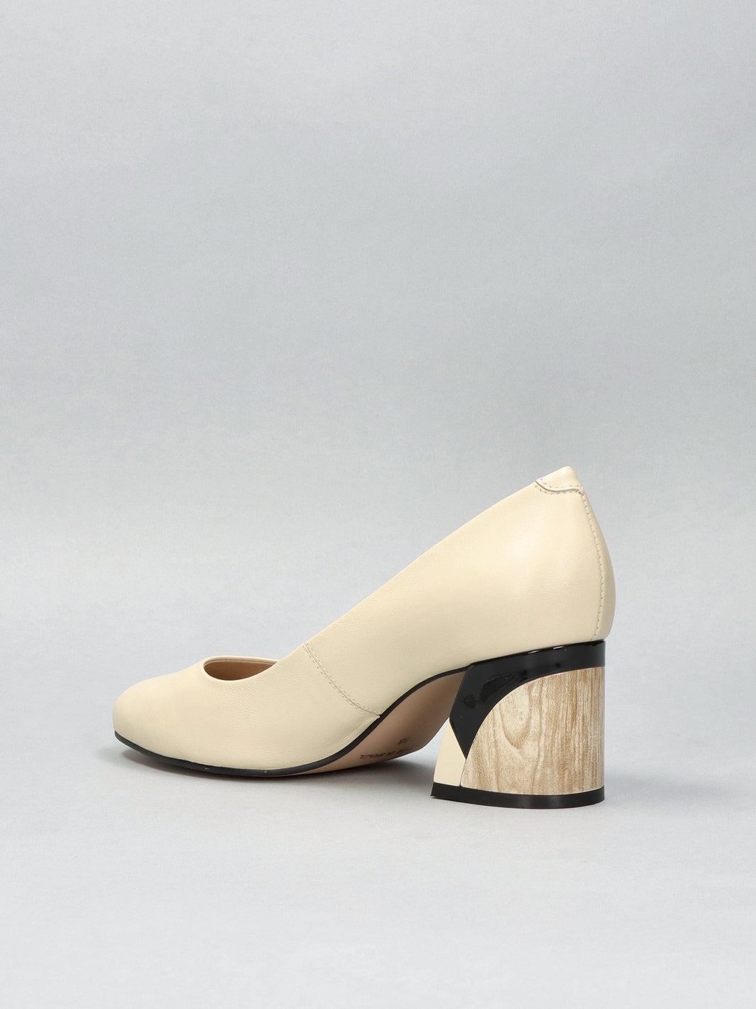 LEATHER PUMPS - BEIGE