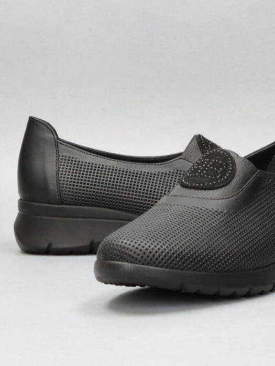 LEATHER LOW SHOES - BLACK